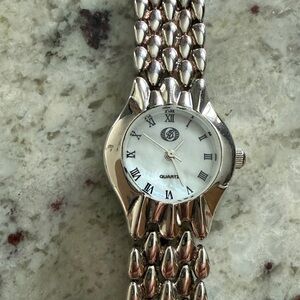 Luxurious JNB 925 sterling  silver with Chain Link Band